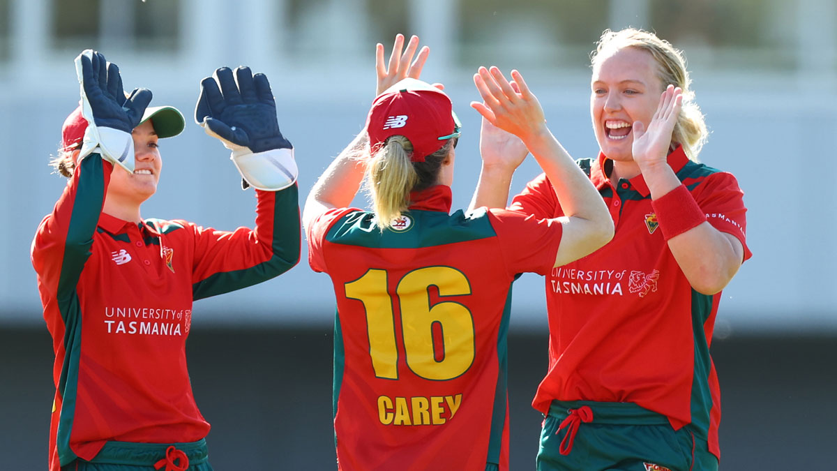 Tigers launch title defence with emphatic victory