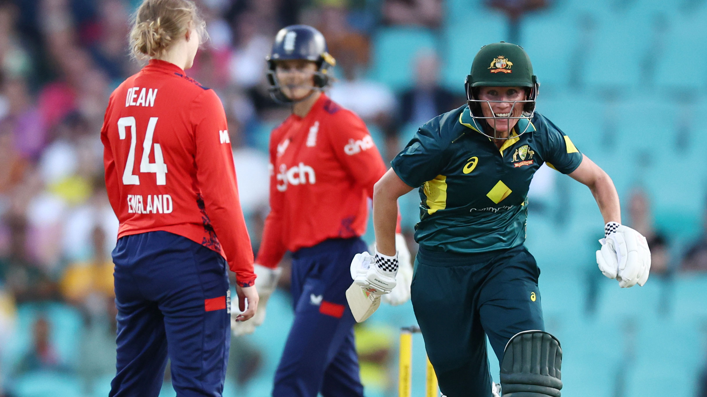 LIVE BLOG Aussies set England 199 to keep Ashes alive