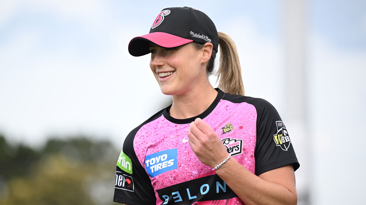 Aleyshe Perry Sixer for life: Perry pens new long-term deal | cricket.com.au
