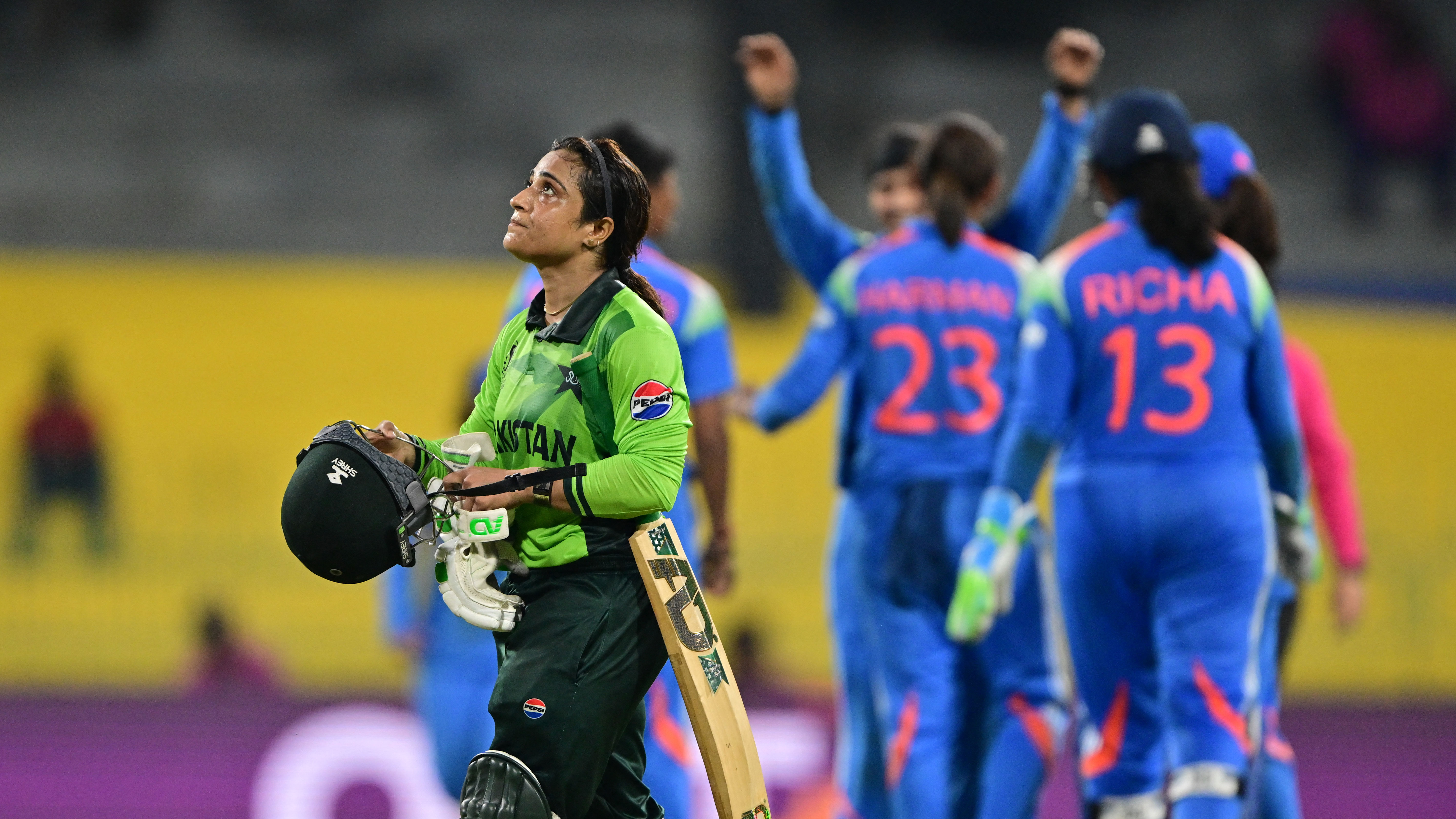 India swarm past Pakistan, bug infestation to remain unbeaten | cricket ...