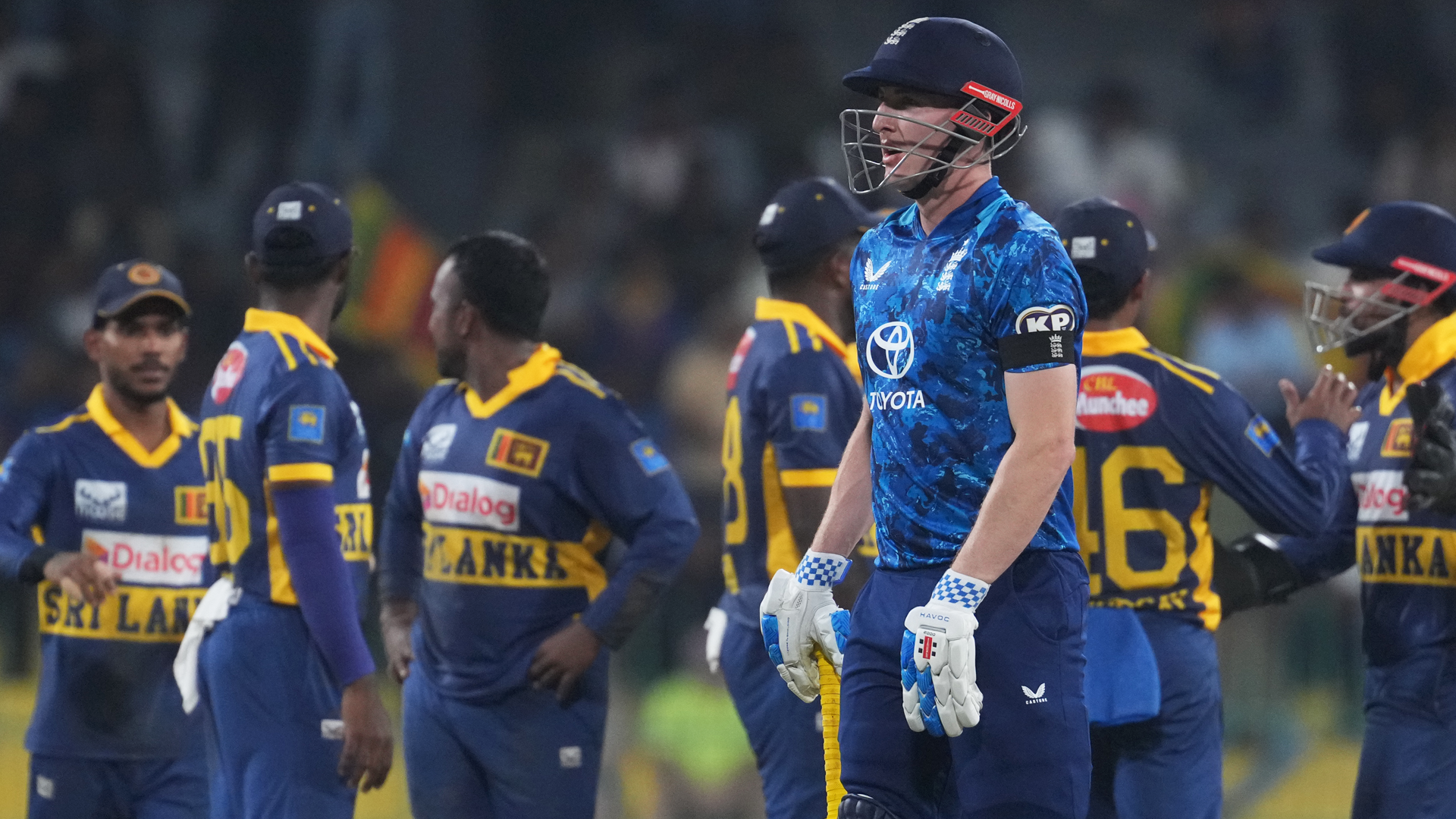 Spinners star as Sri Lanka knocks over England