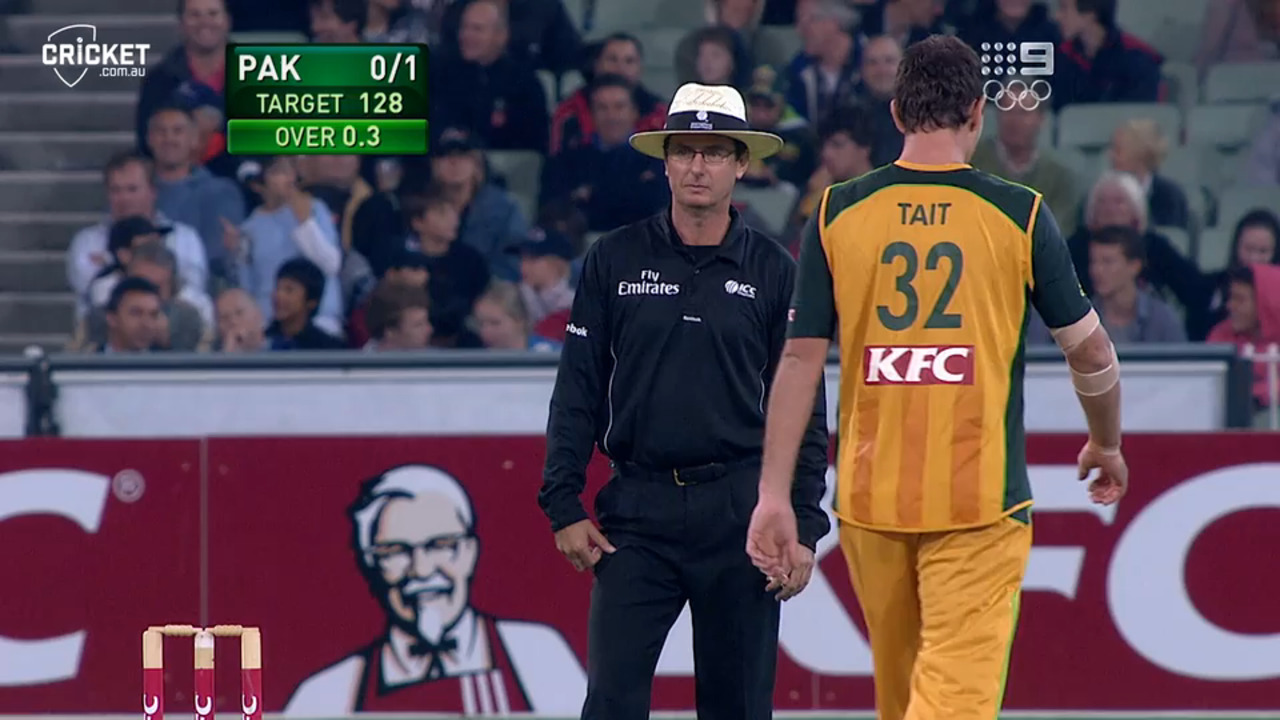 An Umpire's view of Shaun Tait's 160kph thunderbolts