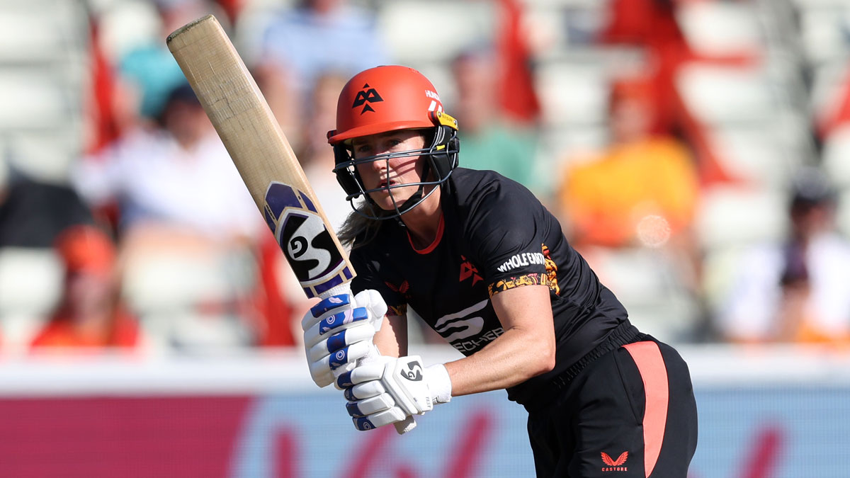 Perry shines with bat to end Hundred campaign in style