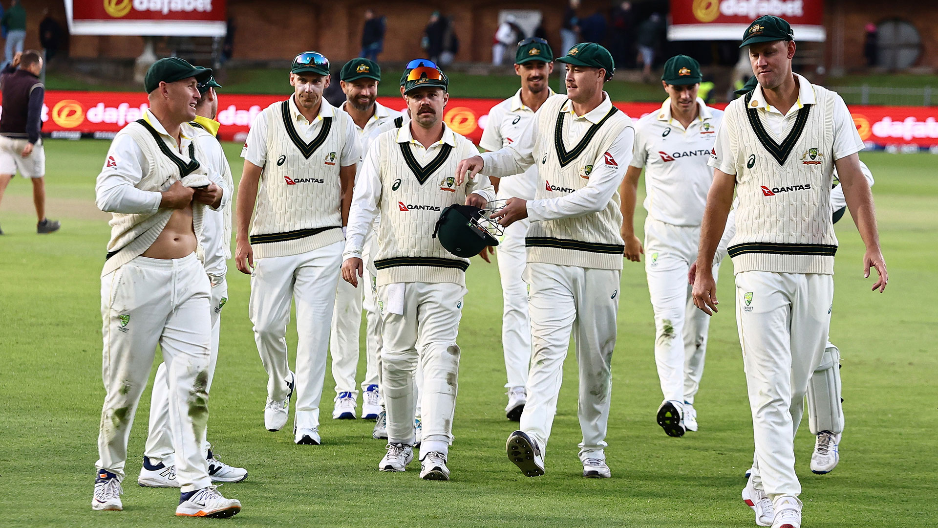More Boland, Renshaw brilliance plunges Proteas into trouble