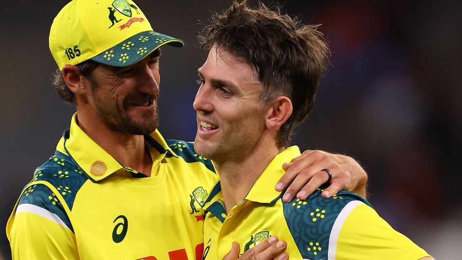 19starc-marsh
