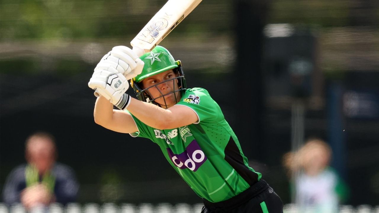 Jones stands tall with first half-century since WBBL|08
