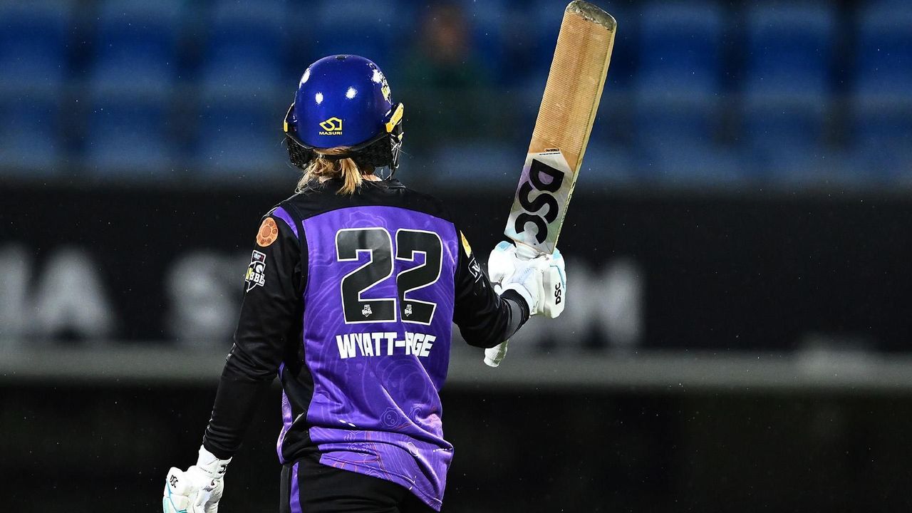 Wyatt-Hodge leads Hurricanes charge with another fifty 