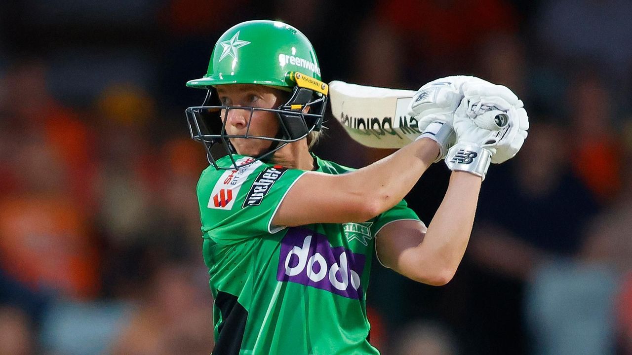 Lanning's valiant knock gives Stars hope