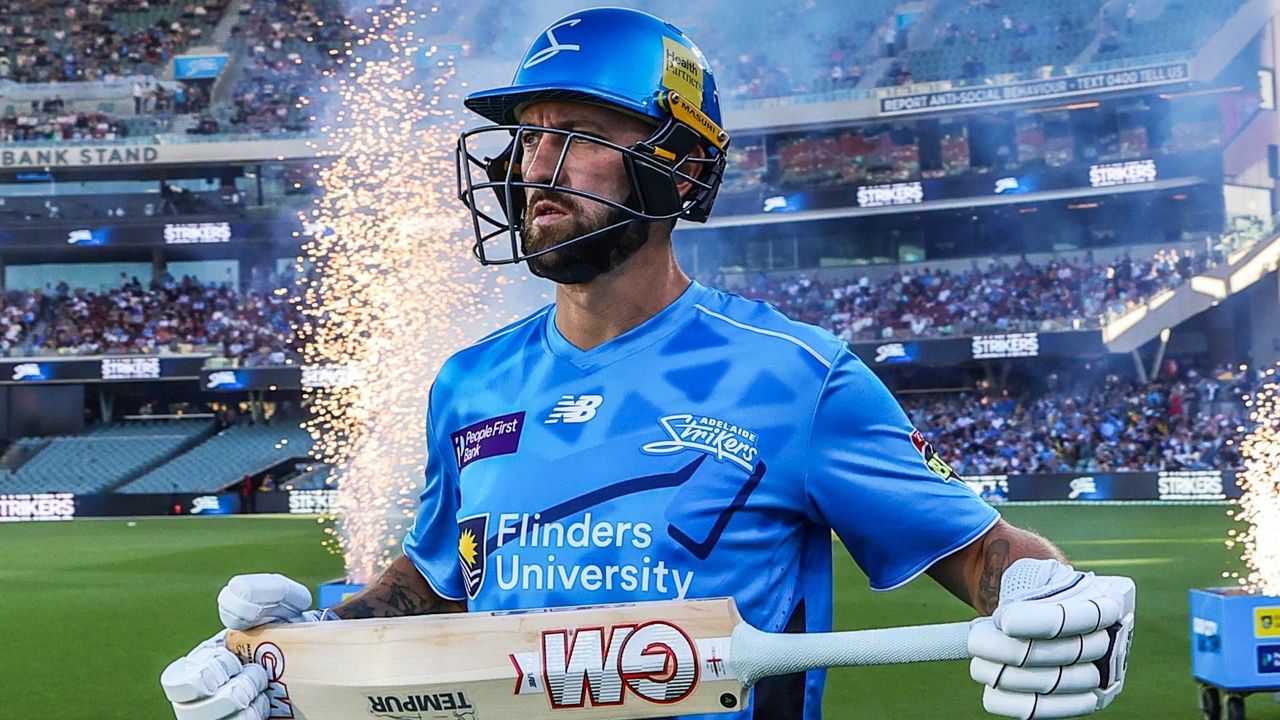 Matthew Short's first half-century of BBL|15