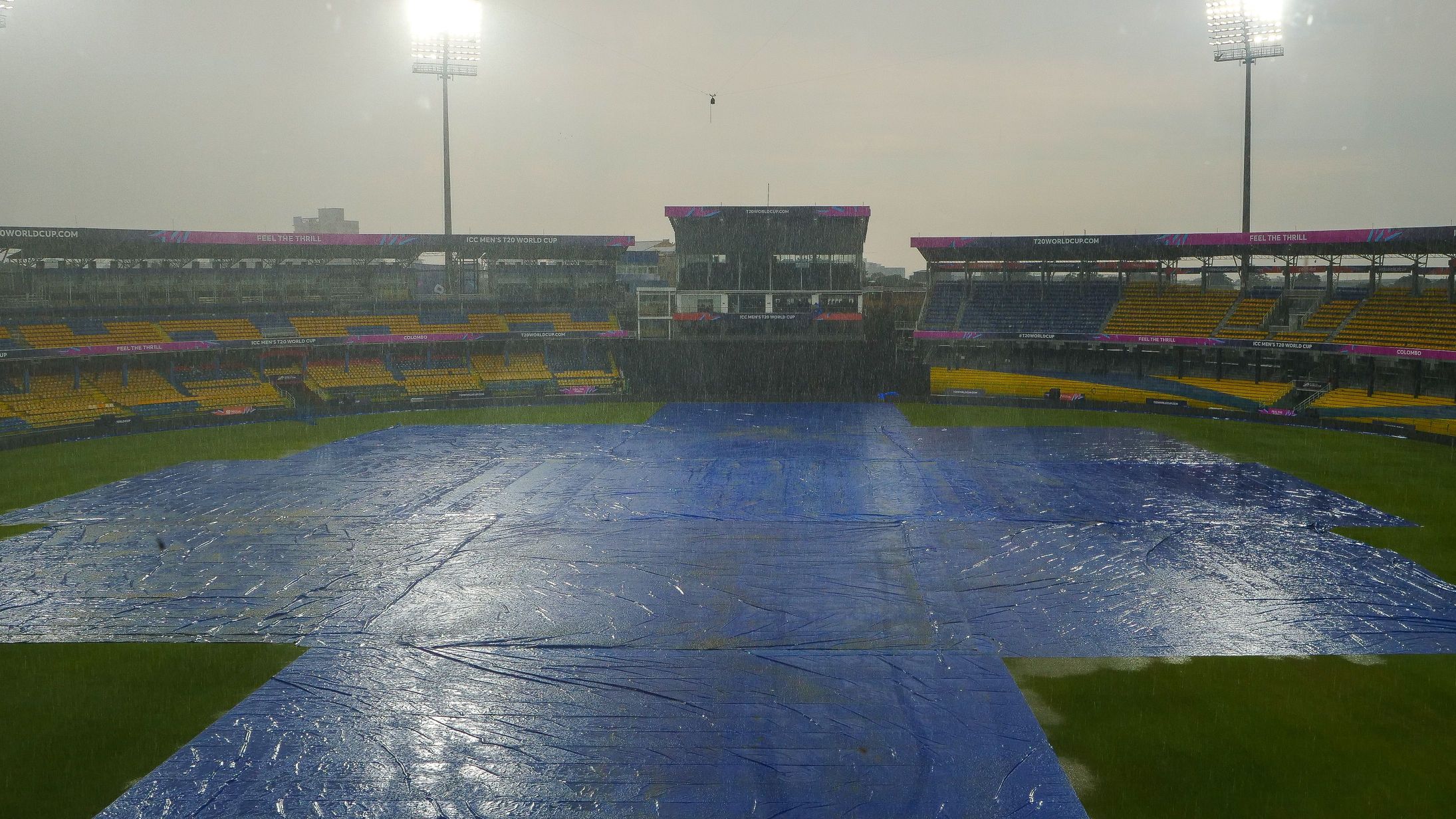 The match was called off 50 minutes after it was scheduled to begin // Georgie Dennis