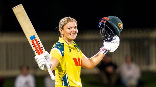 Voll, Litchfield blow India away to hand Aussies series lead