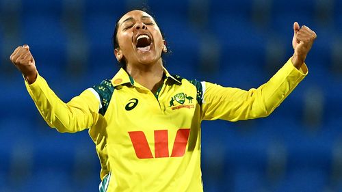 As it happened: Aussies notch 185-run win in third ODI